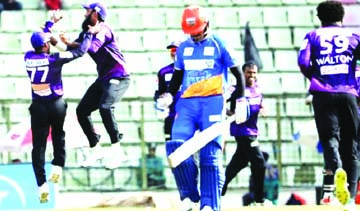 Players of Chattogram Challengers, celebrating after dismissal of a wicket of Khulna Tigers in their Twenty20 cricket match of the Bangabandhu Bangladesh Premier League at Sylhet International Cricket Stadium on Saturday.