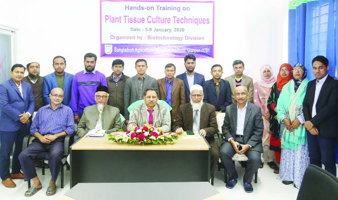 GAZIPUR: A five day-long training on 'Plant Tissue Culture Techniques' of Biotechnology Division of Bangladesh Agricultural Research Institute (BARI) was began at its Seminar Room yesterday.