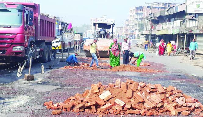 MIRZAPUR (Tangail): Heavy traffic jam has been occurred at Choradanag Road of Gorai Under-pass area on Dhaka- Tangail Highway due to ongoing construction work for two months. This snap was taken yesterday.