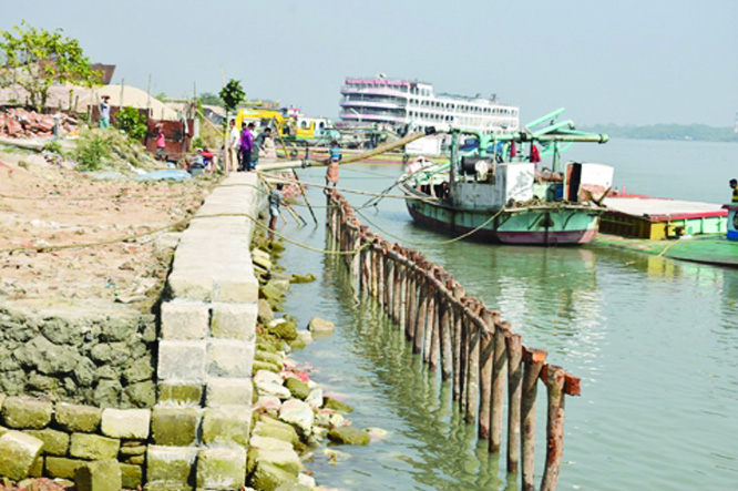 BARISHAL: A view of grabbing part of west bank of Kirtankhola River. This picture was taken yesterday.