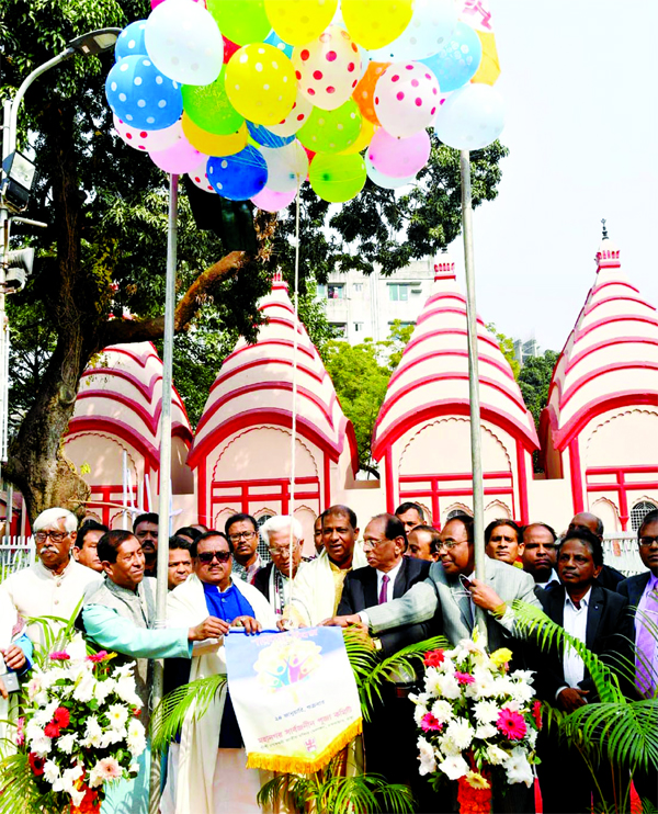 Food Minister Sadhan Chandra Majumder inaugurates the family day of Mahanagar Sarbajanin Puja Committee at Shri Shri Dhakeshwari National Temple organised by the committee on Friday.