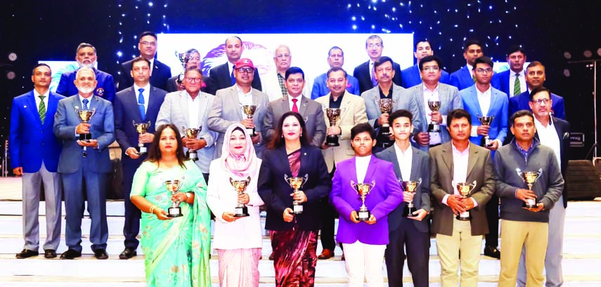 The winners of the Mujib Borsho Cup Golf Tournament with the chief guest Director General of Bangladesh Ansar & VDP Major General Kazi Sharif Kaikobad, Founder Chairman of Dhaka Bank Limited & Director Abdul Hai Sarker, former chairman of the Bank A