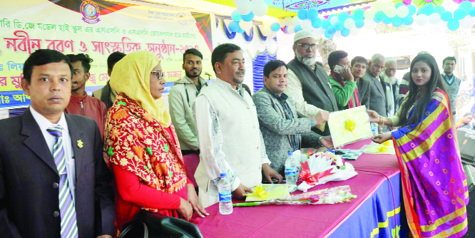 SHERPUR (Bogura): Md Liakat Ali Sheikh, UNO distributing admit cards among the examinees of SSC-2020 at Sherpur Govt D J Model High School as Chief Guest on Tuesday.