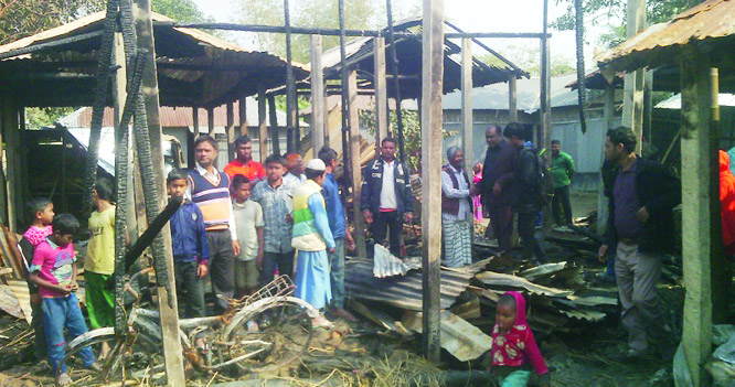 GANGACHARA ( Rangpur): Houses of five day -labourers were gutted at East Gannar Par area on Tuesday .