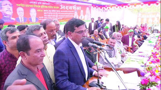 ISHWARDI (Pabna ) Acting General Secretary of Bangladesh Awami League Mahbub-ul-Alam Hanif MP speaking as Chief Guest at a reception accorded to local eminent persons organised by Freedom Fighters -People Reception Committee at Pakshi on Wednesday.