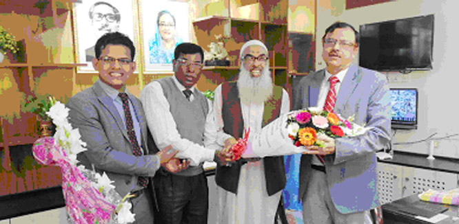 Representatives of Parents Care School & College led by its Chairman and noted educationist and physician Principal Dr Abdul Karim greeting newly assigned Chairman of Chattogram Education Board Prof Pradip Chakraborty at latter's office chamber on T