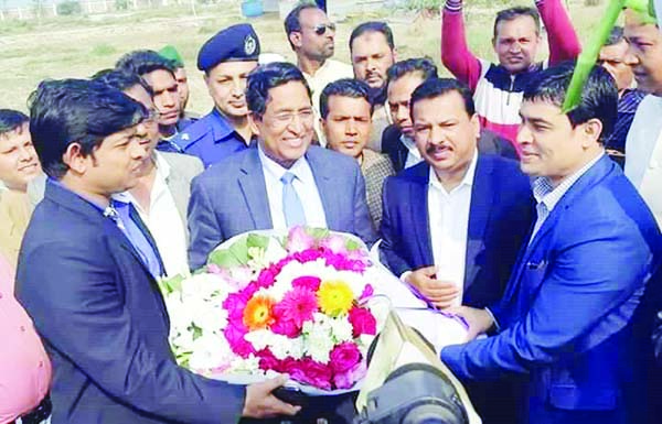 ARAIHAZAR (Narayanganj): Alhaj Nazrul Islam Babu MP greeting Agriculture Minister Dr Abdur Razzak during a meeting at Araihazar Upazila on Monday.