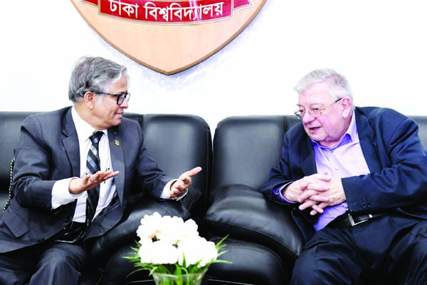 Prof Dr Sir Walter Bodmer, Head of Cancer and Immunogenetics Laboratory of Oxford University, UK called on Dhaka University Vice-Chancellor Prof Dr Md Akhtaruzzaman at the latter's office of the University yesterday . Photo: DU Public Relations Office