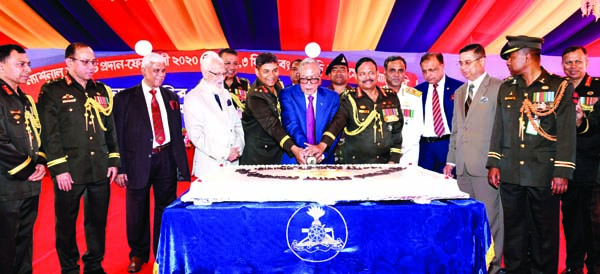 President M Abdul Hamid cutting cake on the occasion of awarding national standard status to 1, 2, 3, Field Regiment Artilleries and 38 Air Defense Regiment Artillery in Chattogram yesterday . Photo: Bangabhaban