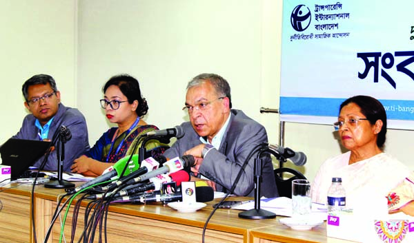 Executive Director of the Transparency International Bangladesh Dr. Iftekharuzzaman speaking at a prÃ¨ss conference on 'Unveiling of Information of Follow-up Research on the Anti Corruption Commission' organised by TIB at MIDAS Center in the city on T