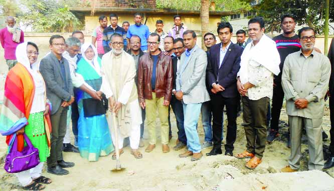 NAOGAON: Alhaj Sirajul Islam Khan Raju, Chairman, Adamdighi Upazila laying the foundation stone of Bangabandhu Mural at Upazila Administration Office on Tuesday. Among others, AKM Abdullah Bin Rashid, Upazila Executive Officer and Sajedur Rahman, Upazila