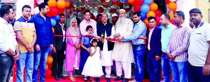 Syed Asaduzzaman, Managing Director of Best Electronics Ltd, inaugurating its Annual Business Associateâ€™s Conference 2020 at natural beautiful land in Srimangal recently. Mohammad Zakir Hossain, Head of Finance, Muslim Uddin Babu, Head of HR, Md. A