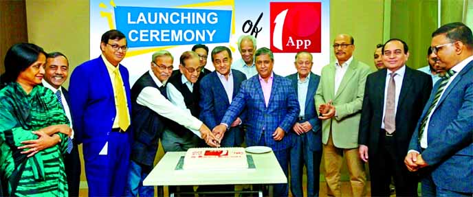 Sayeed H. Chowdhury, Chairman, Board of Directors of ONE Bank Limited, inaugurating its "ONE App" through cutting a cake at the banks head office in the city recently. Asoke Das Gupta, Vice Chairman, Zahur Ullah, EC Chairman, Shawkat Jaman, Salahuddin A