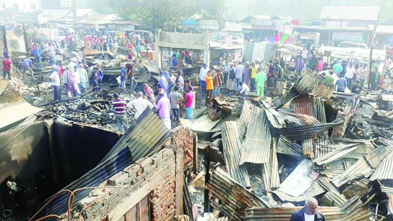 BARISHAL : Residential and commercial establishments were gutted by devastating fire in Barishal City on Monday.