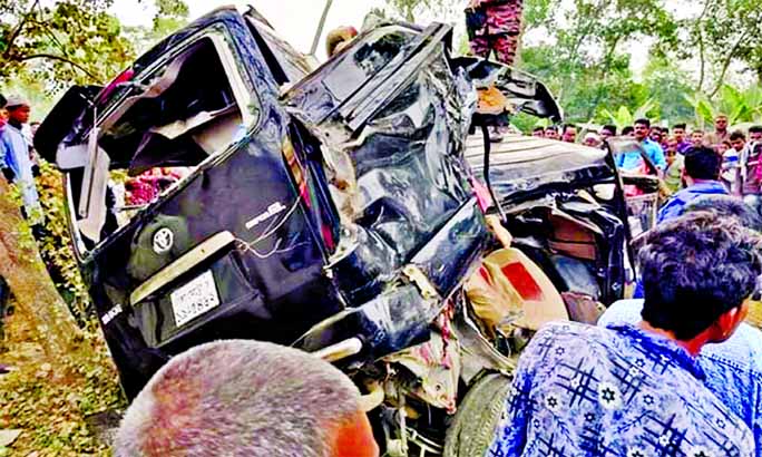 Nine people were killed and four others injured when a microbus carrying a bridegroom and his relatives crashed into a roadside tree on Dhaka-Sylhet highway at Kandigaon in Habiganj on Friday morning.