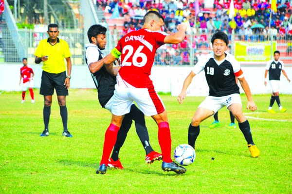 A moment of the match of the Bangladesh Premier League (BPL) Football between Dhaka Mohammedan Sporting Club Limited and Bashundhara Kings at Shaheed Dhirendranath Dutta Stadium in Cumilla on Saturday.