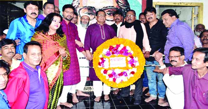 BANDAR (Narayanganj): Leaders of Narayanganj City Awami League placing wreaths at the monument of Bangabandhu Sheikh Mujibur Rahman on the occasion of the historic March 7 on Saturday.
