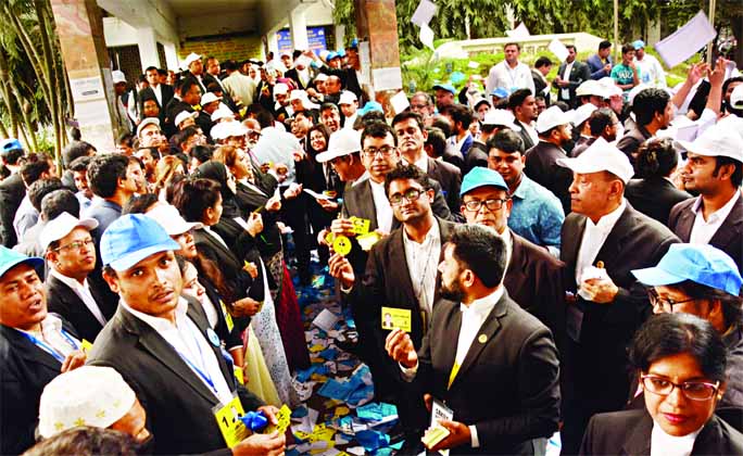 Candidates conducting campaign and seeking votes for Bangladesh Supreme Court Bar Association election on the court premises on Thursday.