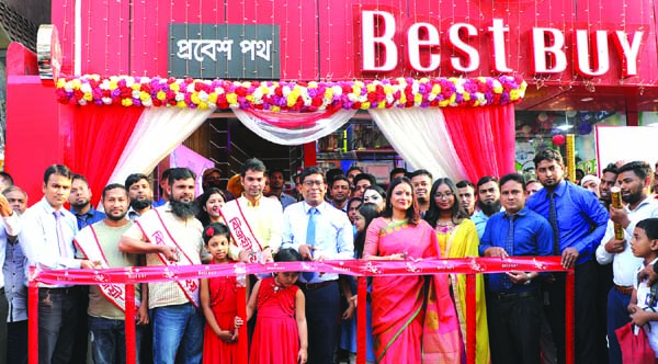 RN Paul, Managing Director of RFL Group, inaugurating a retail outlet of Best Buy at Nawab Salimullah road of Mission Para in Narayanganj recently.