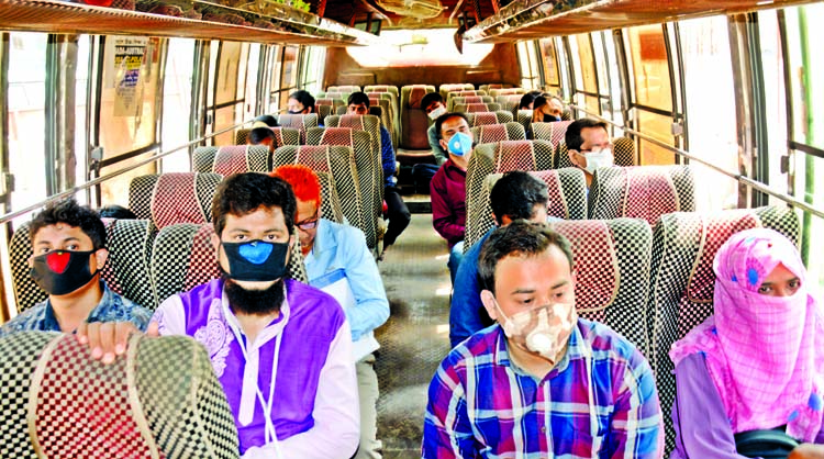 A small number of passengers at a public transport were seen as their faces being covered with masks fearing coronavirus in the city on Thursday. Internet photo