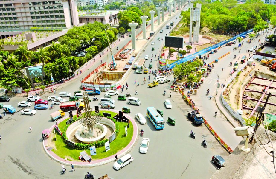 Roads stretching to SAARC Fountain at Karwan Bazar in Dhaka city turn almost empty on Sunday due to thin traffic amid fear over coronavirus.