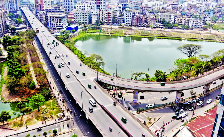 Moghbazar-Mouchak Flyover looks deserted on Monday due to thin traffic flow amid fears over coronavirus.