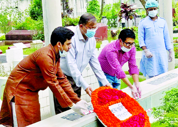 Information Minister Dr. Hasan Mahmud along with others paid tributes to Sheikh Jamal, son of Father of the Nation Bangabandhu Sheikh Mujibur Rahman by placing wreath on his grave in the city's Banani Graveyard on Tuesday marking his 67th birthday.n