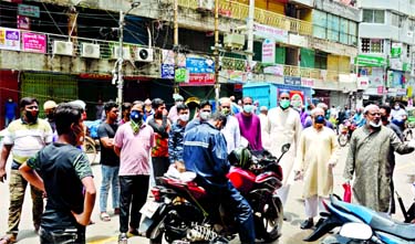 Police thwart traders' bid to reopen their shops at New Market in Dhaka on Wednesday.