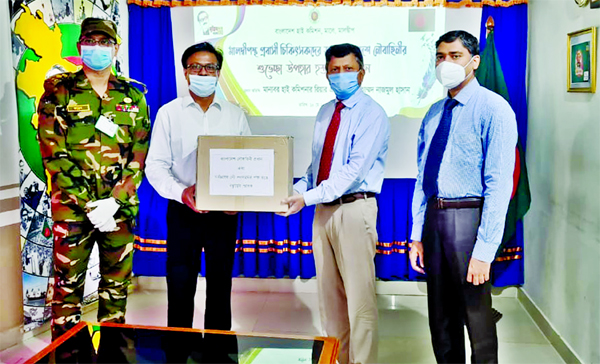 Bangladeshi Envoy to Maldives Rear Admiral Nazmul Hasan handing over medicine and medical safety equipment for Bangladeshi physicians and health workers living in Maldives at a ceremony held on Tuesday on behalf of Bangladesh Navy with a view to tackling