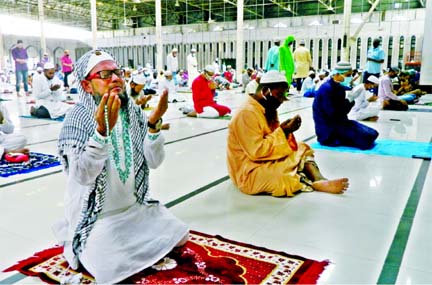 Thousands of devotees attend the Jumatul Wida, the last Friday of the holy month of Ramadan, prayers at Baitul Mukarram National Mosque in the capital, seeking divine blessings for peace and progress of Bangladesh and unity of the Muslim Ummah.