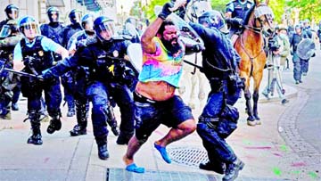 Police cleared peaceful protesters from a park near the White House on Tuesday. Internet photo