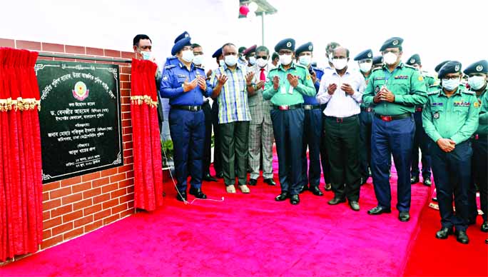 Inspector General of Police Dr.Benazir Ahmed along with other police officials offering munajat after inaugurating 200-bed Forces Barrack at the Zonal Police Lines of DMP at Diabari in the city's Uttara on Saturday.