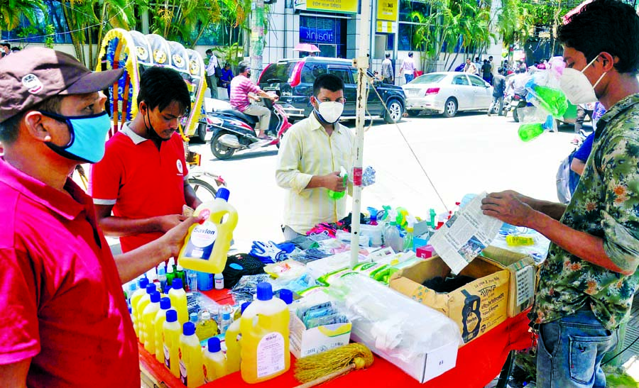 Sale of substandard hand sanitizer and protective gears goes on unabated on the footpaths in the capital with authorities turn blind eyes on this illegal business.