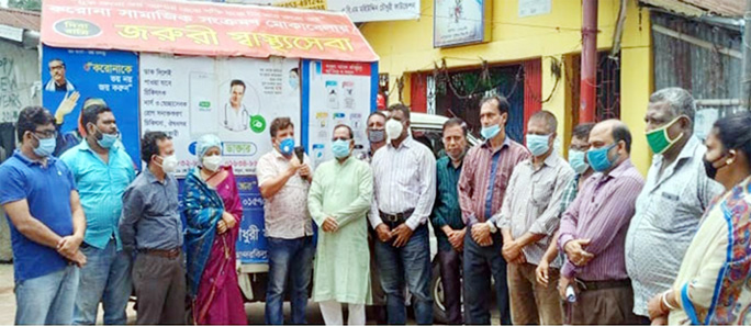 Councillor Jawharlal Hazari speaks at the inaugural ceremony of 'Hallo Doctor' organised by ABM Mahiuddin Chowdhury Foundation in Chattogram on Wednesday.