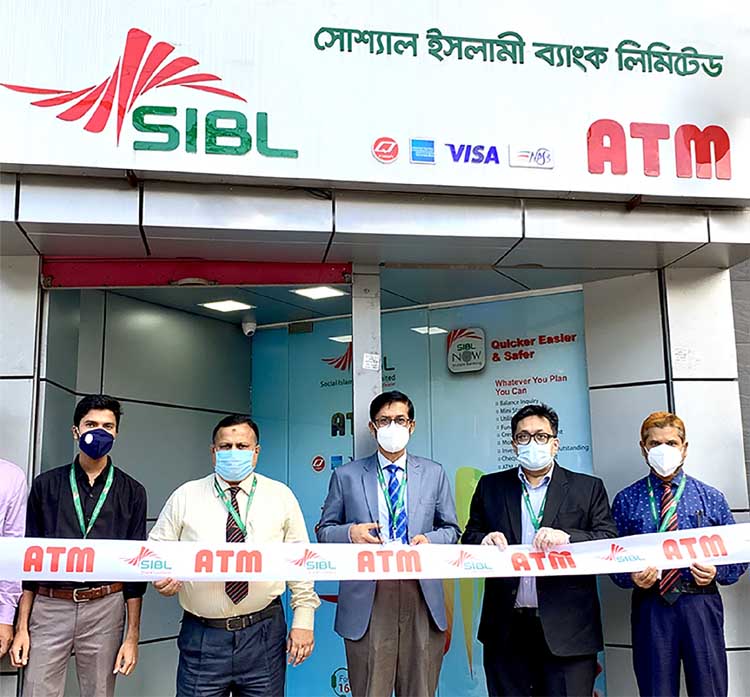 Mohammad Forkanullah, SEVP and Md. Rezaur Rahman, Vice President of Social Islami Bank Limited (SIBL), inaugurating an ATM Booth at Ittefaq Moor in the city on Monday. Mohammad Wahiduzzaman, Head of ADC along with other senior officials of the bank and lo