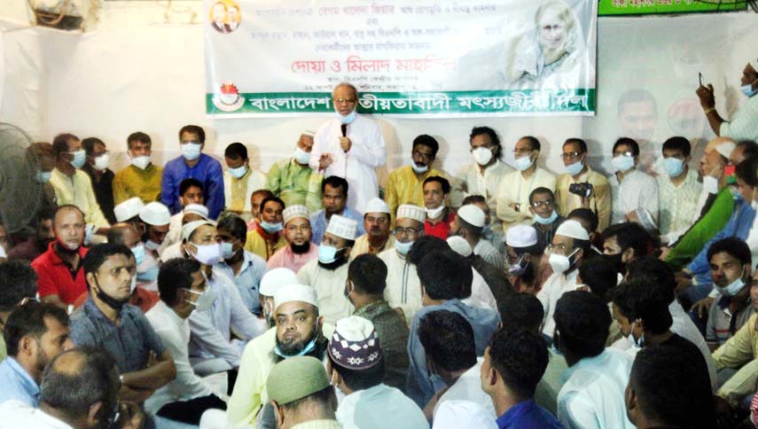 Senior Joint Secretary General of BNP Advocate Ruhul Kabir Rizvi Ahmed speaks at a Doa Mahfil organised by Bangladesh Jatiyatabadi Matsyajibi Dal at the party's central office in the city's Nayapalton on Saturday for early recovery of BNP Chairperson Be