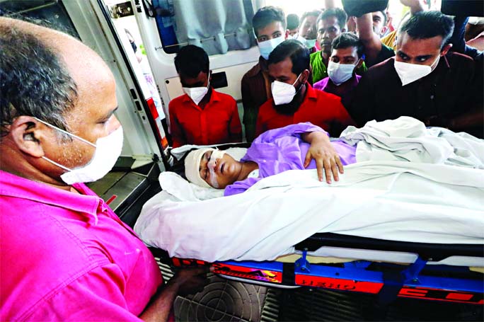 UNO of Ghoraghat in Dinajpur Wahida Khanam, who was critically injured in an attack by unidentified miscreants on Wednesday night, is being taken to National Neuro Science Hospital for better treatment on Thursday afternoon.