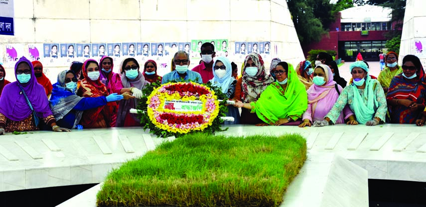 Standing Committee Member of BNP Nazrul Islam Khan along with party colleagues places wreaths on the mazar of former President Ziaur Rahman on Wednesday marking the 42nd founding anniversary of Jatiyatabadi Mahila Dal.