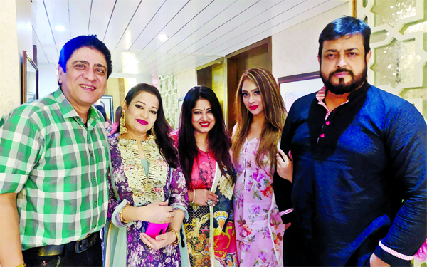 Amit Hasan-Poppyâ€™s birthday celebrated: Celebrity film couple Moushumi and Omar Sani took an initiative to celebrate of popular actors Amit Hasan and Poppy at night on September 9. To keep celebrity coupleâ€™s invitation, Amit and Poppy were