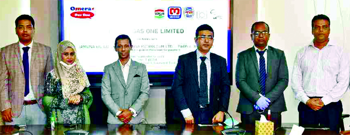 Tanveer Azam Chowdhury, CEO of Omera Gas One Ltd, poses for photograph after signing the agreement with Meghna Petroleum Ltd (MPL), Jamuna Oil Company Ltd (JOCL) and Padma Oil Company Ltd (POCL) at the East Coast Group headquarters in the city on Saturday