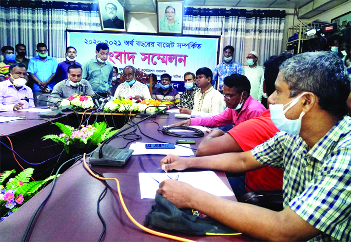 Mayor Mostafizur Rahman Mostafa announces the budget of Rangpur City Corporation (RCC) through a press conference in City Corporation auditorium on Sunday.