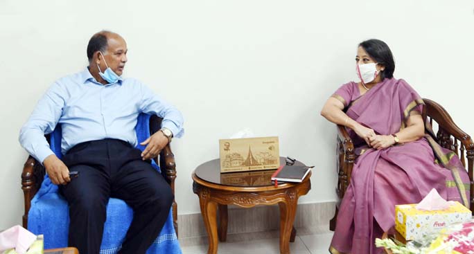 Outgoing Indian High Commissioner to Bangladesh Riva Ganguli Das calls on Railway Minister Nurul Islam Sujan at the latter's office of the Ministry on Tuesday.