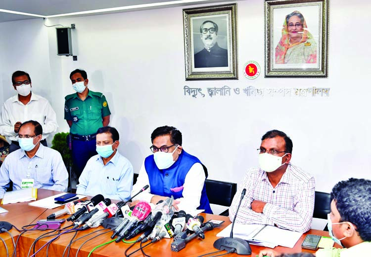 State Minister for Power, Energy and Mineral Resources Nasrul Hamid briefs journalists on investigation report of Narayanganj mosque blast at the seminar room of the ministry on Thursday.