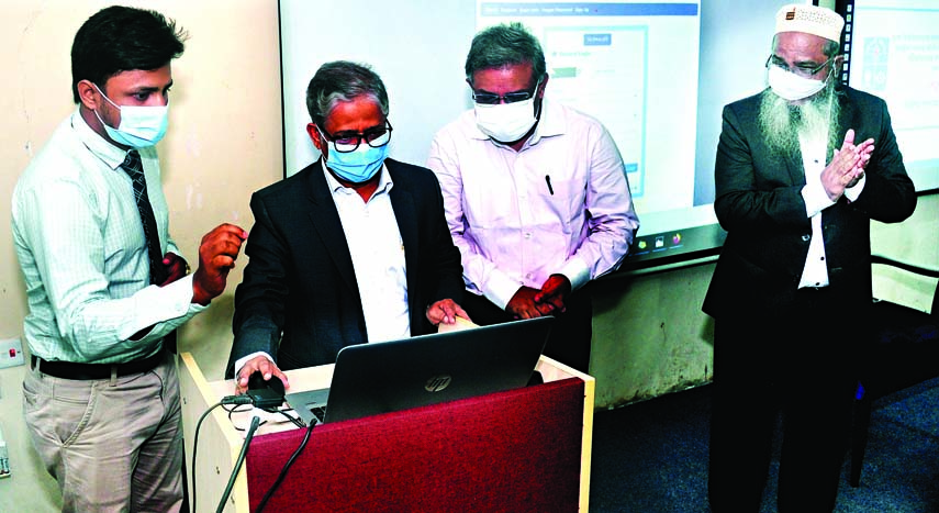 Vice-Chancellor of Dhaka University Professor Dr Md. Akhtaruzzaman inaugurates office management software at DU Examination Control Office on Sunday.