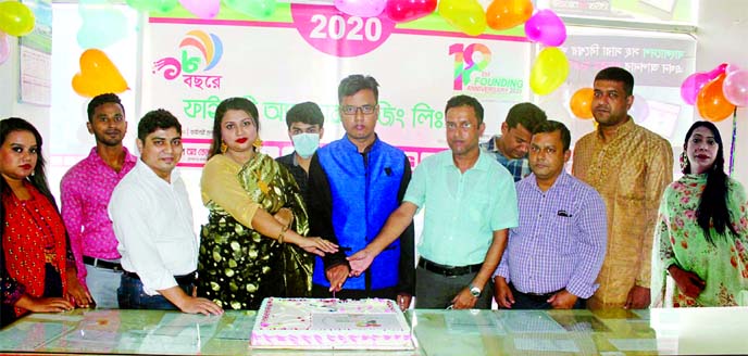 Sumon Morshed, Managing Director of Finery Advertising Limited (a concern of Finery Group), along with other officials of the company, inaugurating the 18th anniversary programme by cutting a cake at its head office in the city recently.