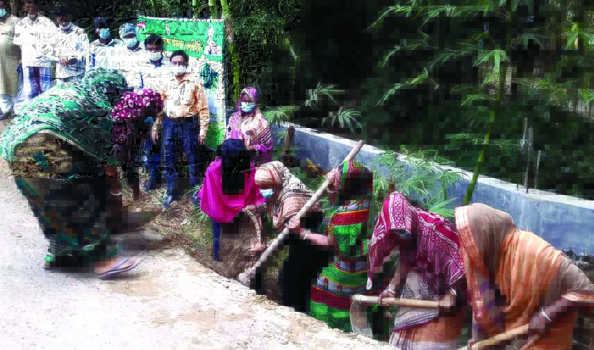 Mohammed Abdus Salam,Upazila Nirbahi Officer (UNO) of Satkania formally inaugurates month long village road repair programme by using women labour on Tuesday. Upazila Engineer of LGED Satkania Parvez Sarwar Hossain was also present at the programme.