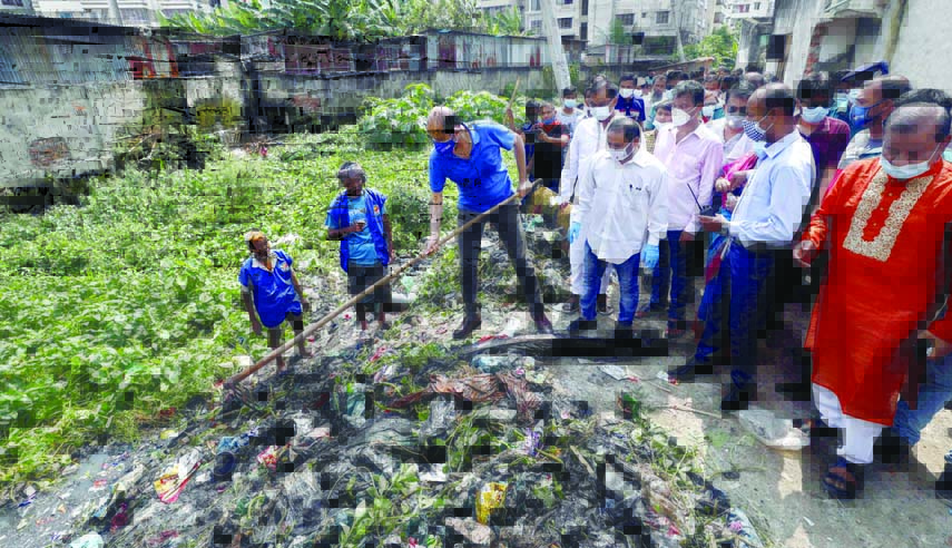 DNCC Mayor Atiqul Islam inaugurates canal cleaning work cleaning Godakhali canal at South Bishil in the city's Mirpur on Wednesday.