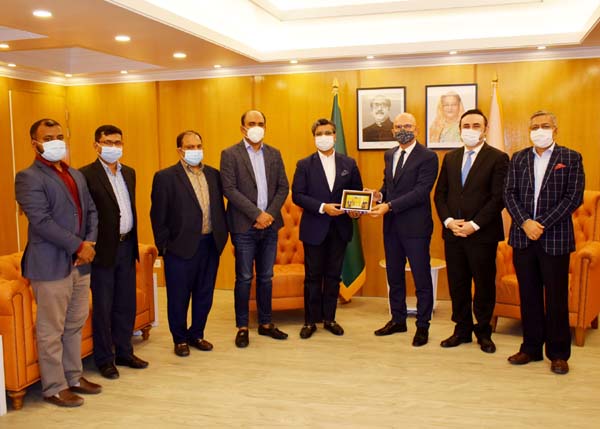 Mustafa Osman Turan, the Ambassador of Turkey had paid a visit to the FBCCI's newly renovated Icon Tower in the capital's Motijheel on Monday, in response to FBCCI President Sheikh Fazle Fahim's invitation; where they discussed bilateral trade and inve