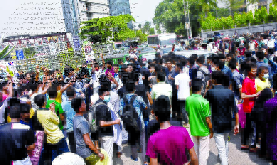 Students of private universities and colleges block road in front of Bangladesh Bank head office in the city's Motijheel C/A on Wednesday demanding death penalty law for the rapists.