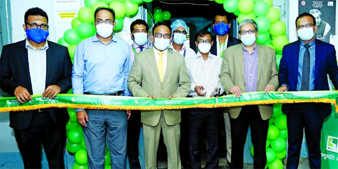 Kazi Ahsan Khalil, DMD & Chief Business Officer of Modhumoti Bank Limited, inaugurating its Revenue Collection Booths at Zone-5 in city's KawranBazar area on Thursday. The bank will collect holding taxes on behalf of the Dhaka North City Corporation thro